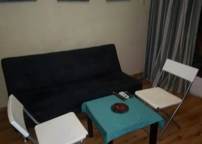 2 Bedroom Center - *