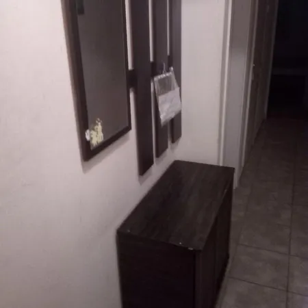 2 Bedroom Center -