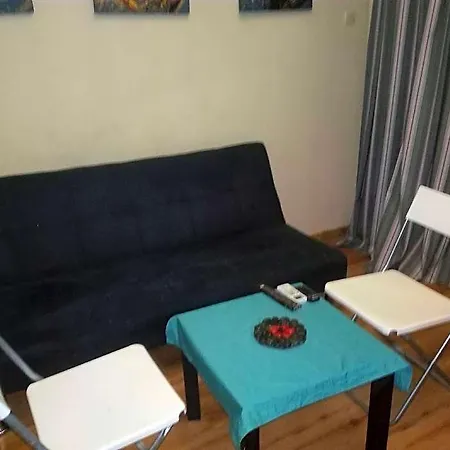 2 Bedroom Center - * Tesalónica