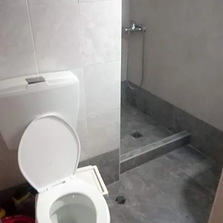 2 Bedroom Center -